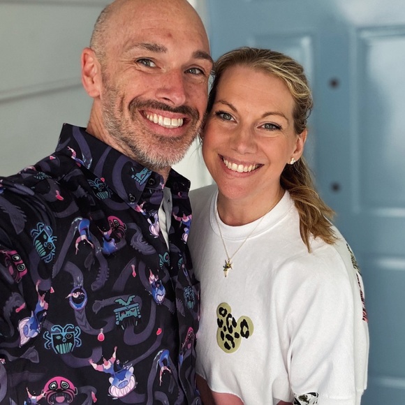 LAURAEWATTS 💗 IS LIVE! Come shop and hang out with us! - Picture 2 of 16